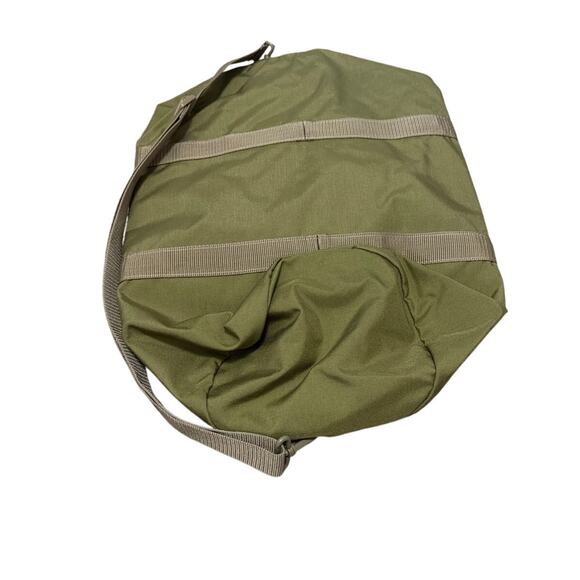 Pendelton Whiskey Made in USA Duffle Bag Green - Picture 5 of 5